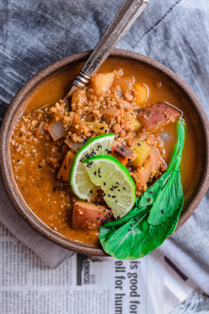 Healthy Meal Prep Soup with loads of Vegetable + Quinoa + Lentils