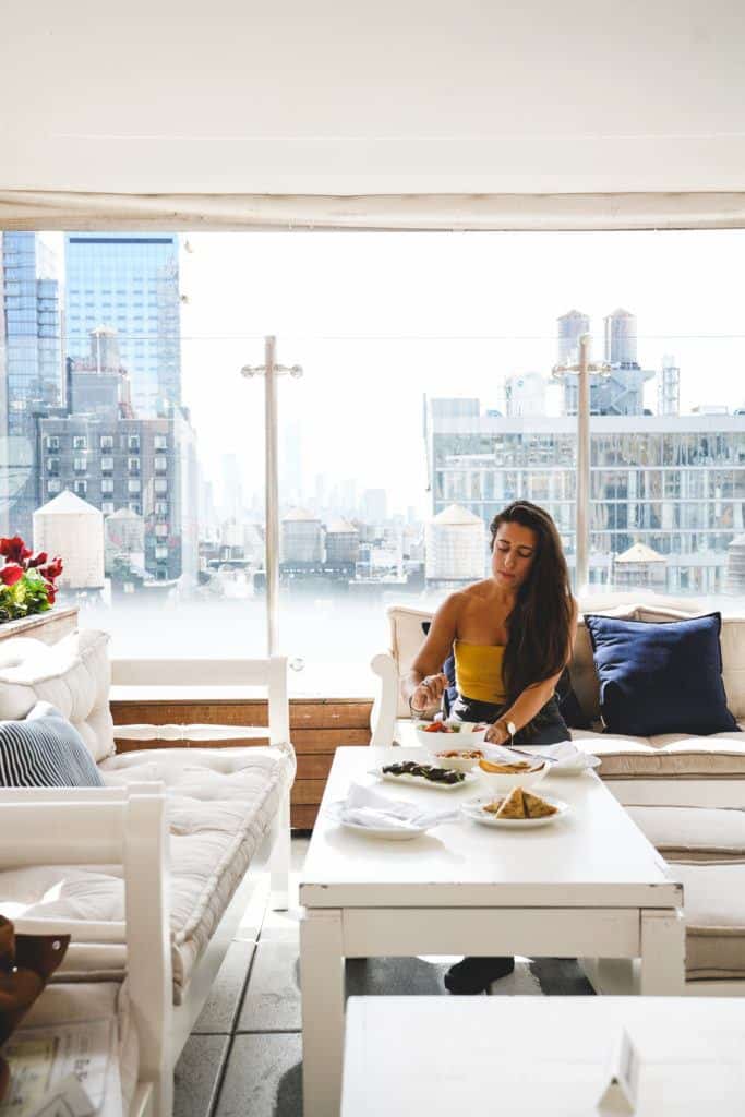 New York baby, the vegan mecca of food! I recently did some travelling to New York, here's where I stayed, played, and ate!