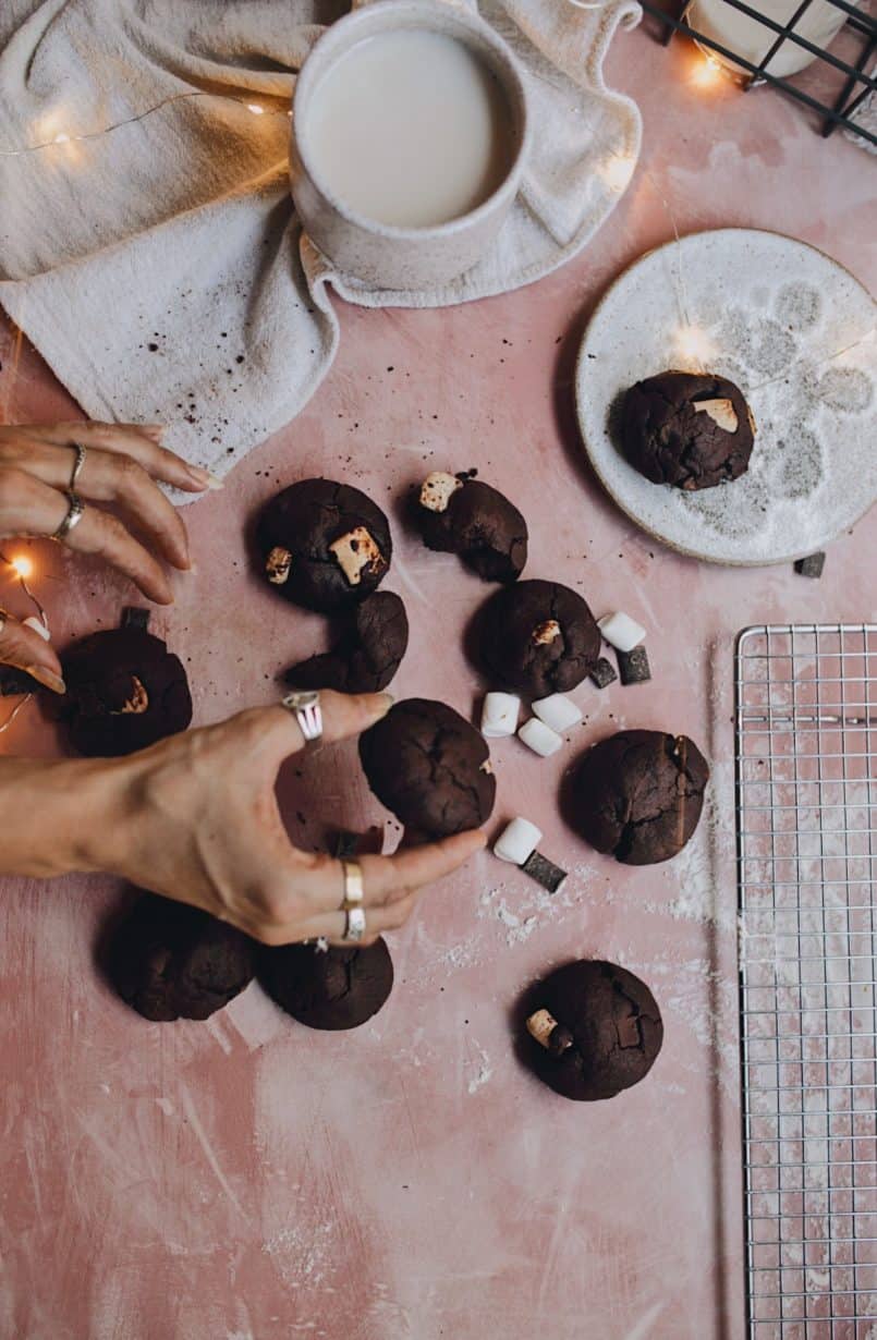 These double chocolate chunk marshmallow cookie cake pops or a vegan deserrt dream! Enjoy them the old school way with a tall glass of almond milk!