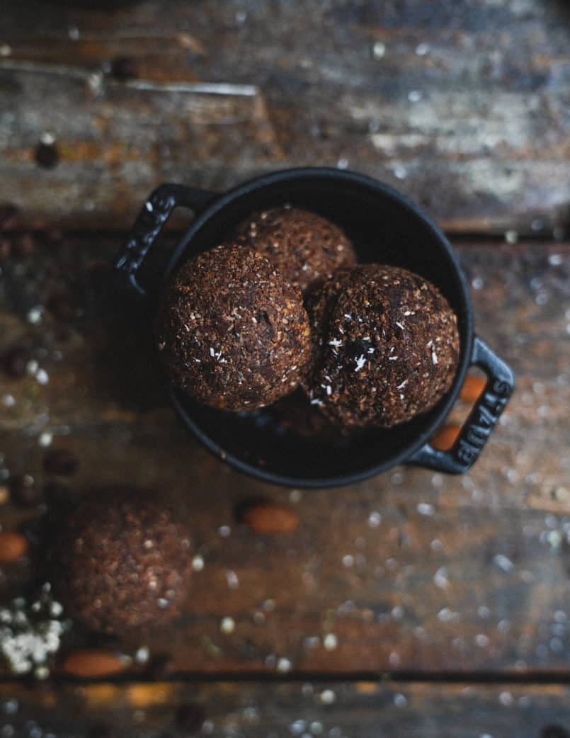 These plant based energizing espresso cacao bites are the perfect healthy snack for on the go and they are super easy to make.