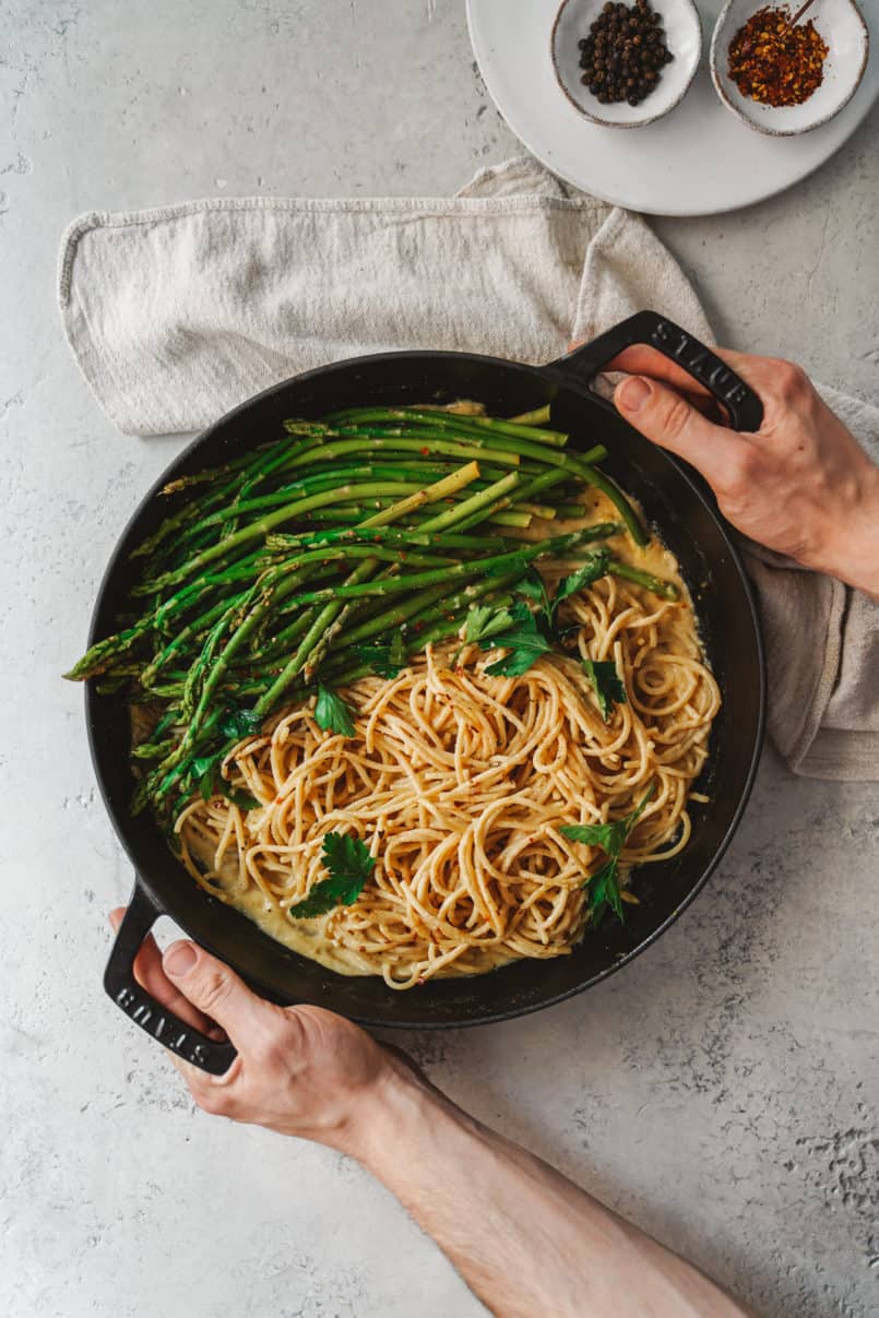 This is the best garlic and onion white wine sauce for any pasta dish. When used with Cali'flour Foods pasta it's a vegan's protein packed dream!