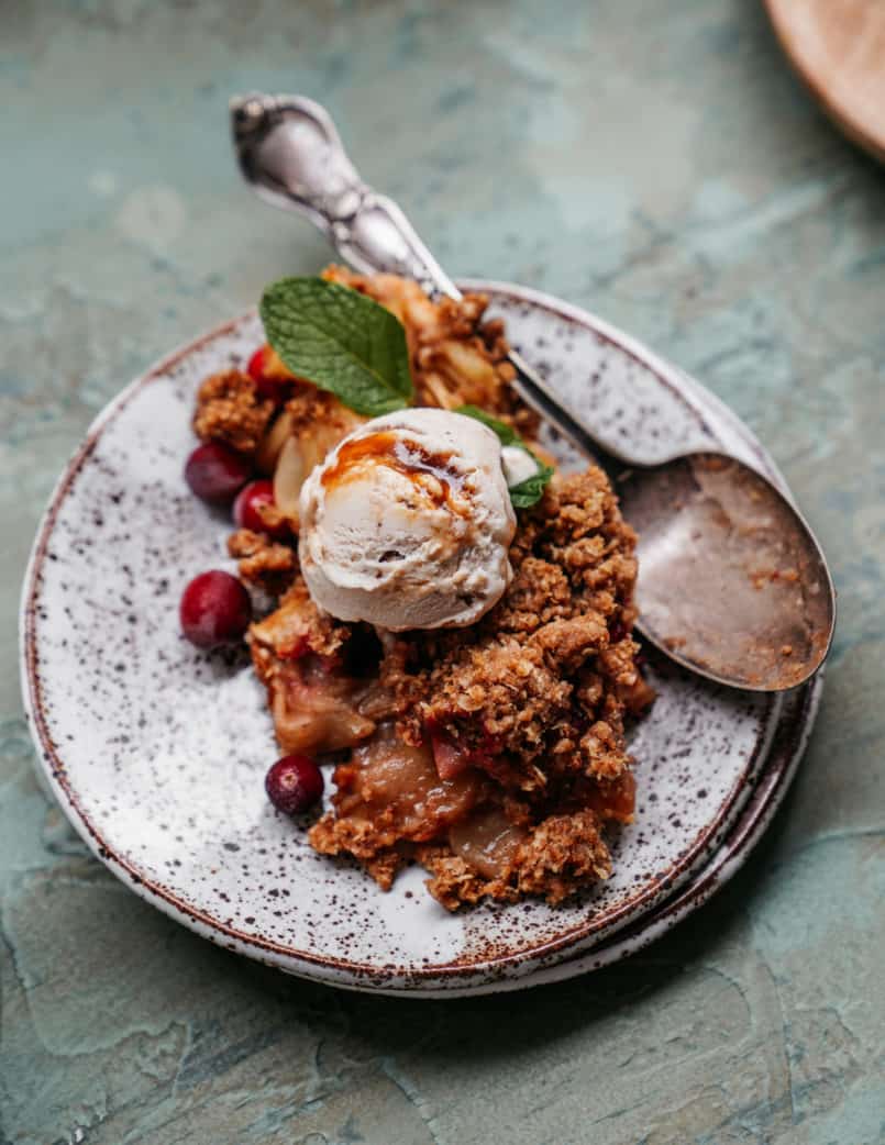 This cranberry apple crisp is super simple and very Spring inspired. It's beautifully balanced and will hit that warm crunchy sweet spot.