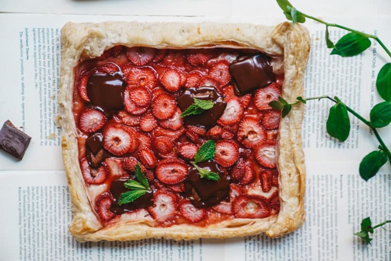 I'm baking up some bright, fresh, and oh so delicious summer vegan desserts, starting with this simple rustic vegan berry chocolate tart.