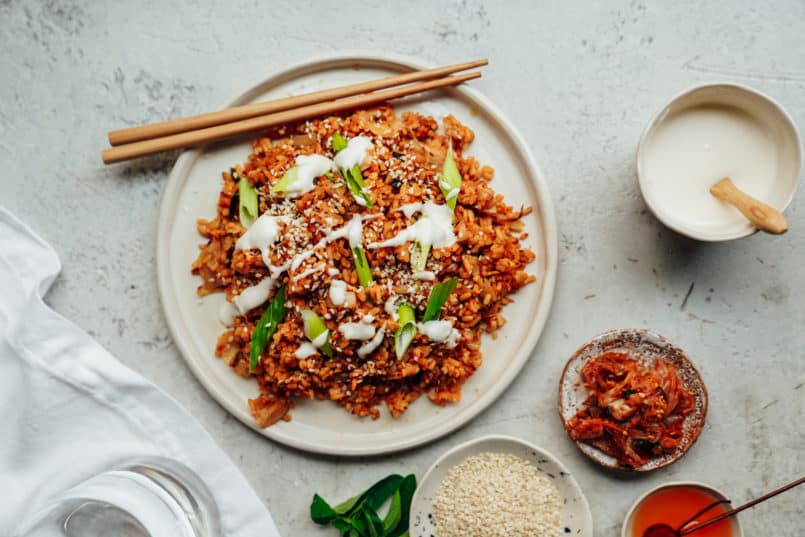 This one pot plant based kimchi fried rice is perfect to go waste free & use up those leftovers in your fridge.