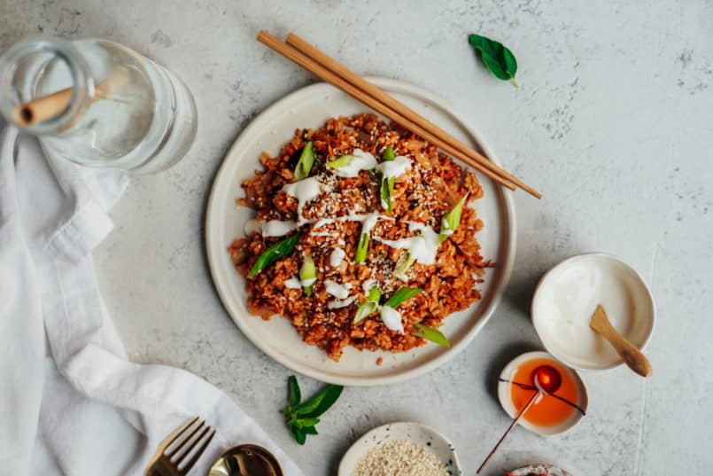 This one pot plant based kimchi fried rice is perfect to go waste free & use up those leftovers in your fridge.