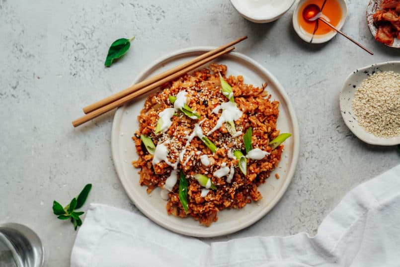 This one pot plant based kimchi fried rice is perfect to go waste free & use up those leftovers in your fridge.