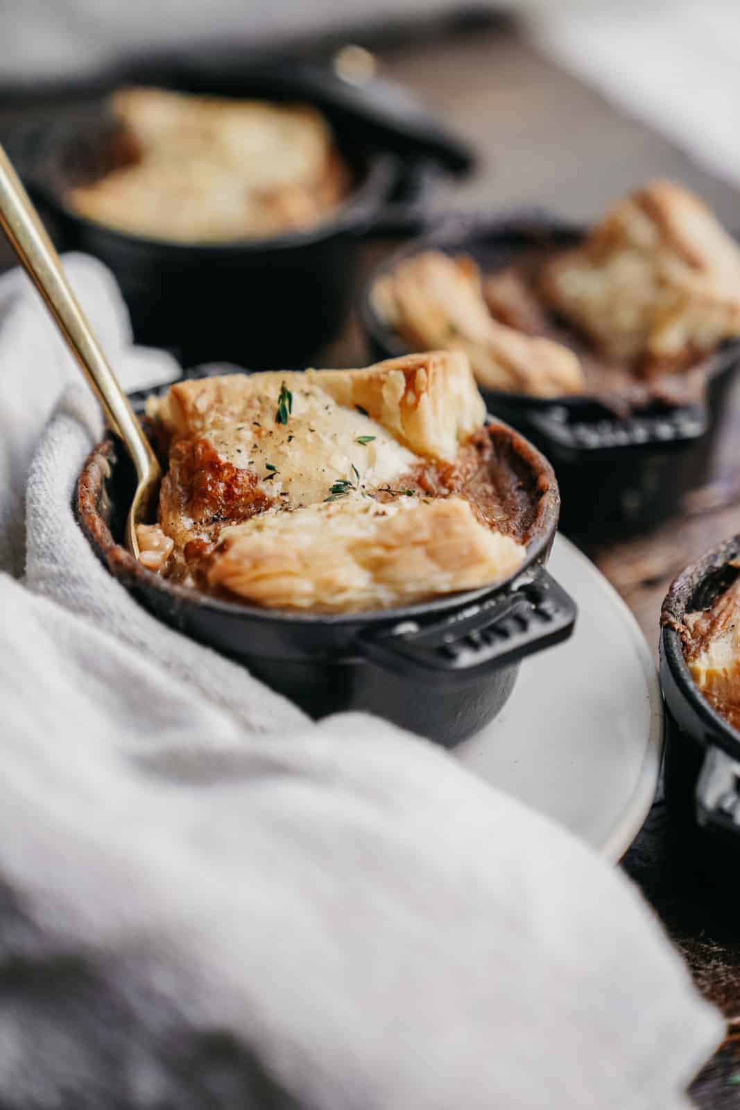 simple and delicious vegan pot pie recipe that's high fibre and protein