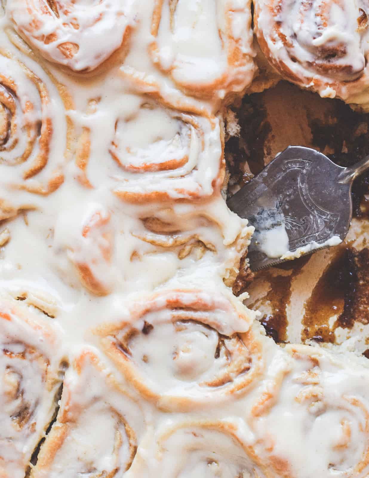 vegan cinnamon rolls up close