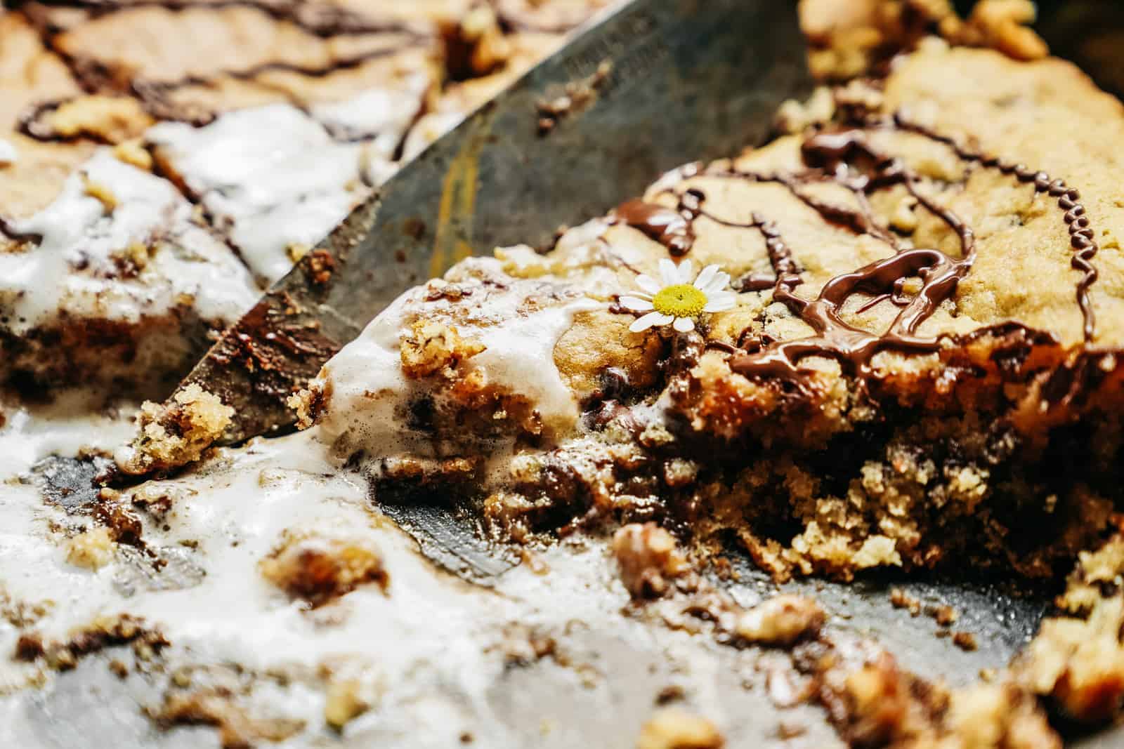 Deep Dish Chocolate Chip Cookie Skillet