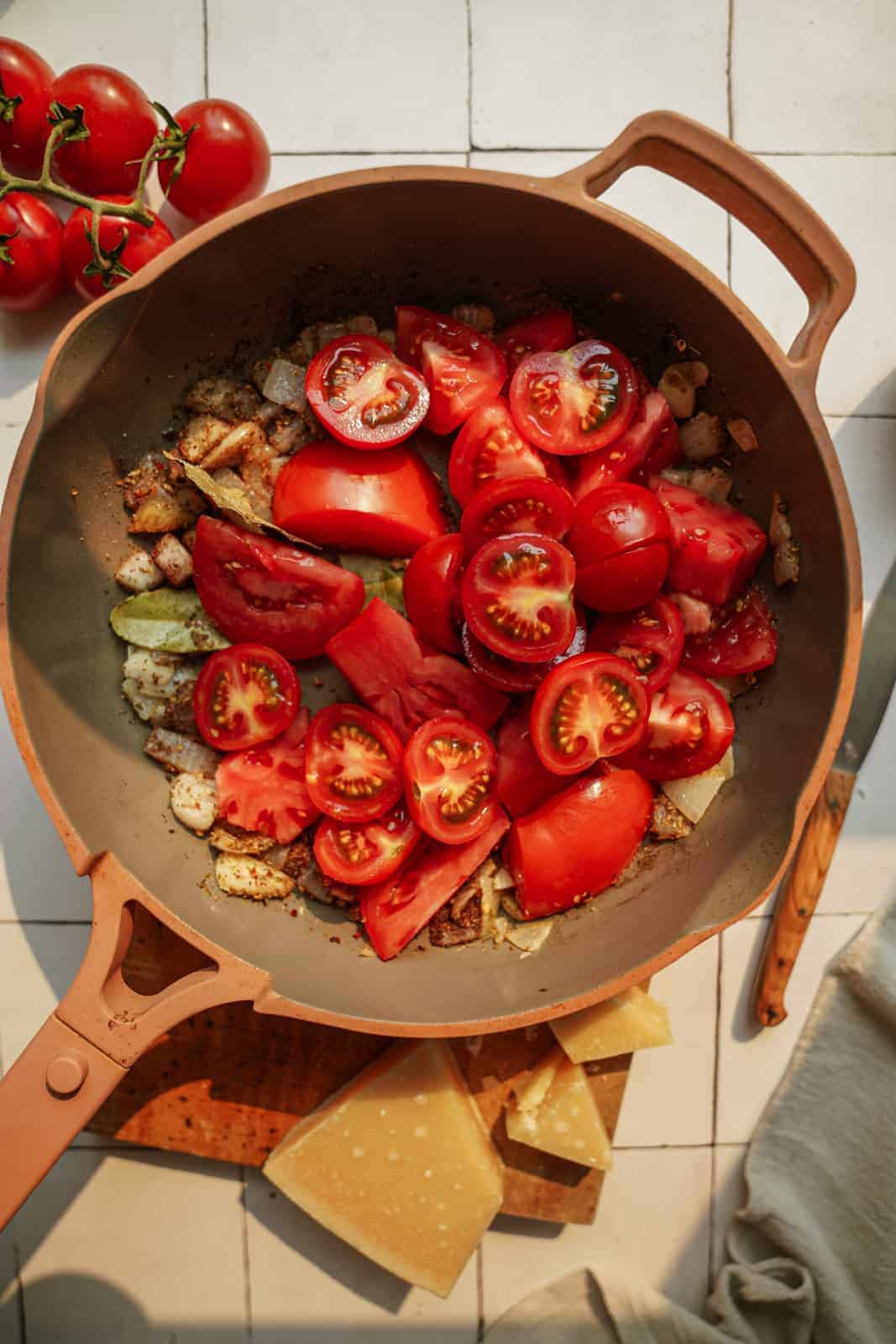 Tomatoes in a pan 