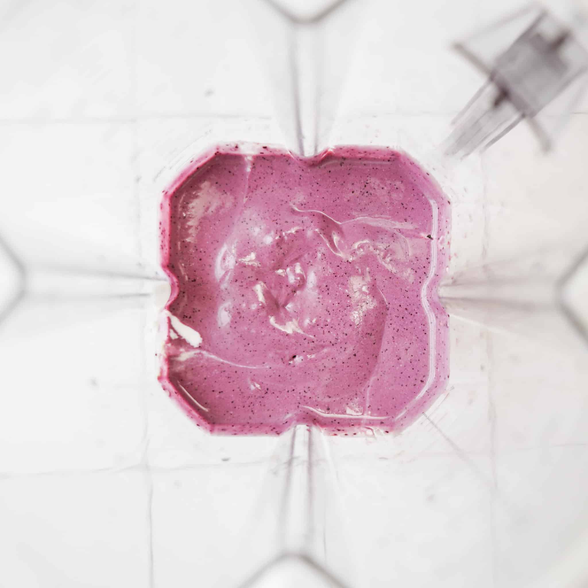Cheesecake smoothie in a blender