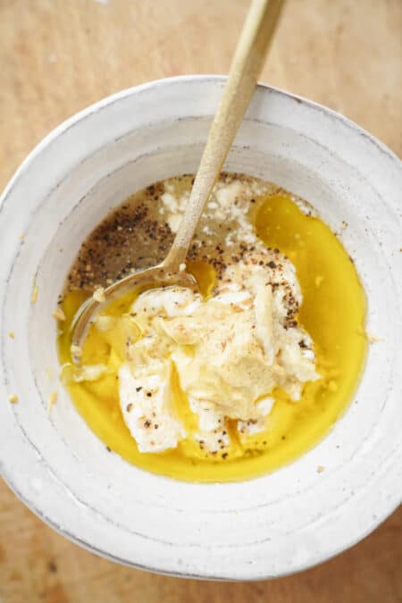 Caesar Salad Dressing (Classic, Creamy & 5 Minutes) 🥗