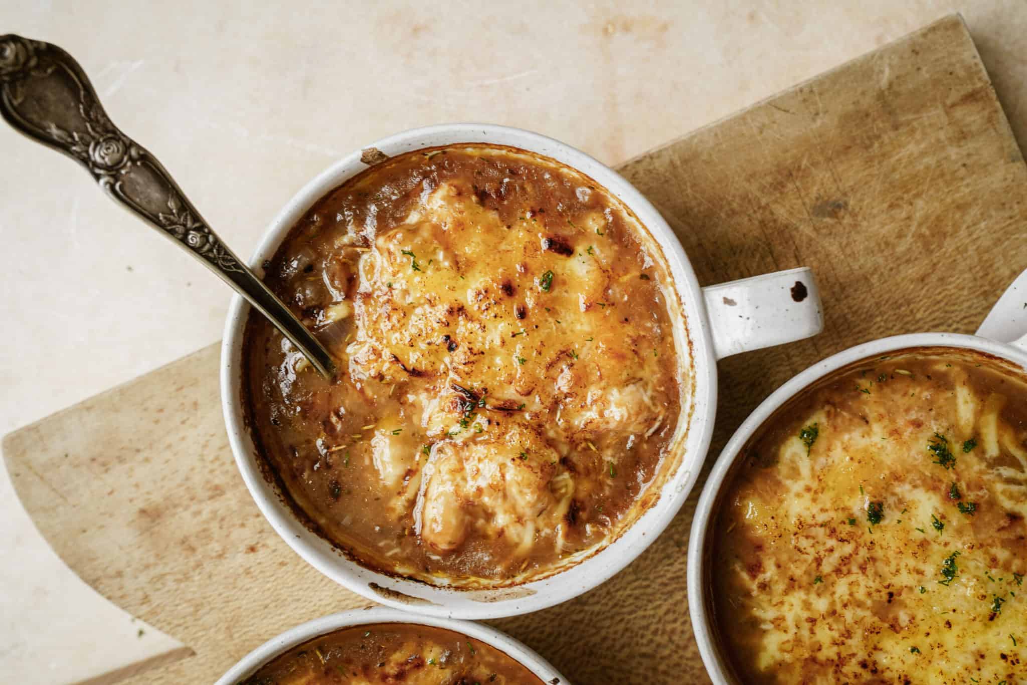 Broiled baked french onion soup