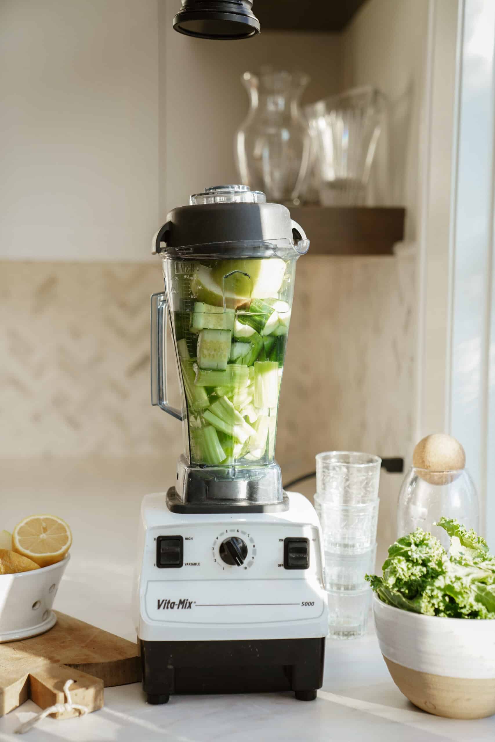 Make Vegetable Juice In a Blender 