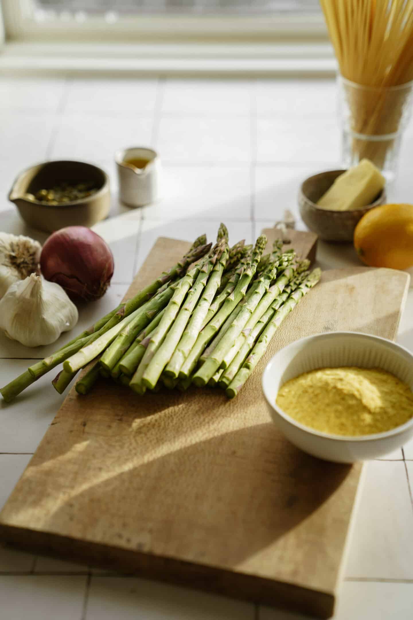 https://www.foodbymaria.com/wp-content/uploads/2022/02/Lemon-Asparagus-Pasta-2-1440x2160.jpg