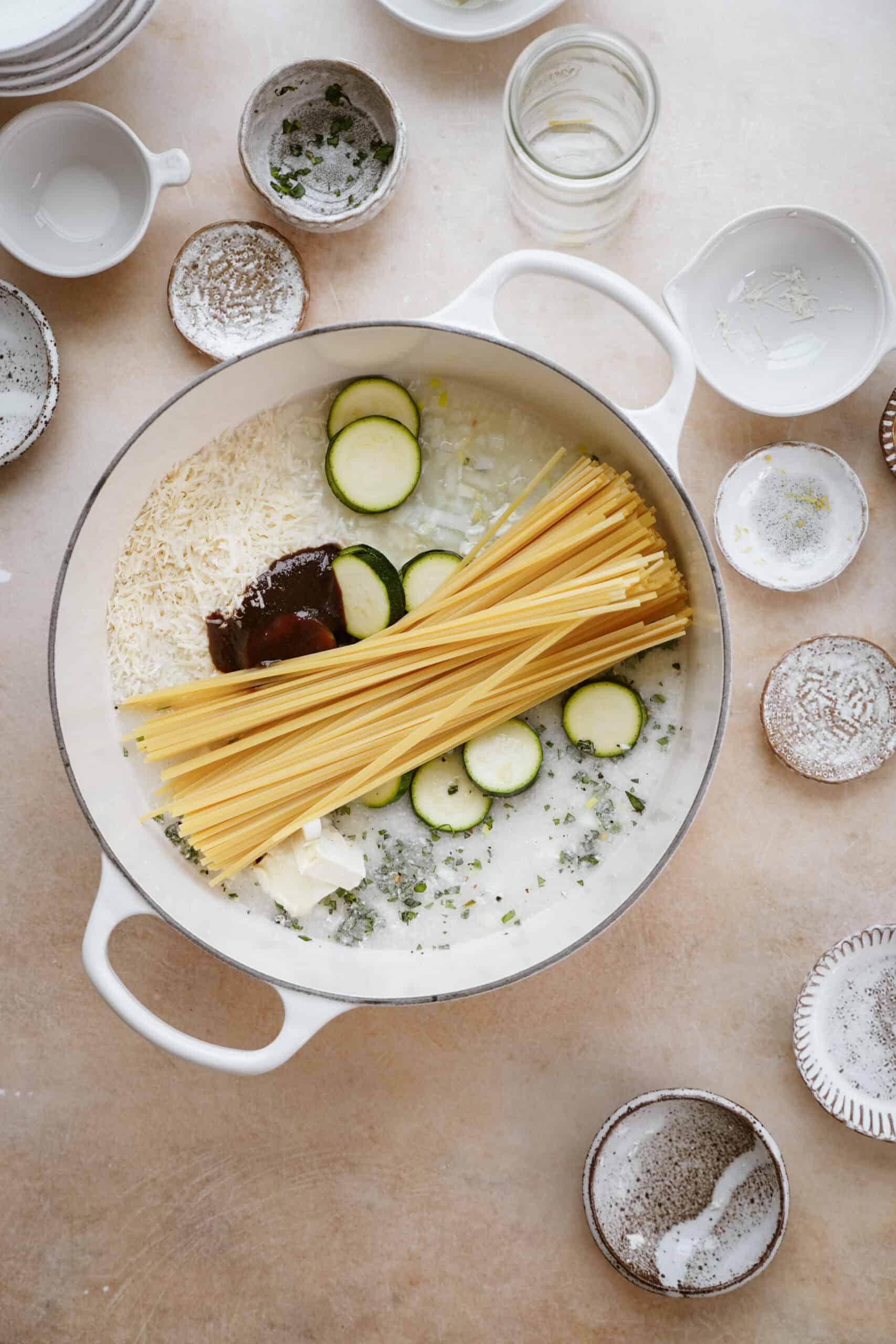 linguine pasta in pot