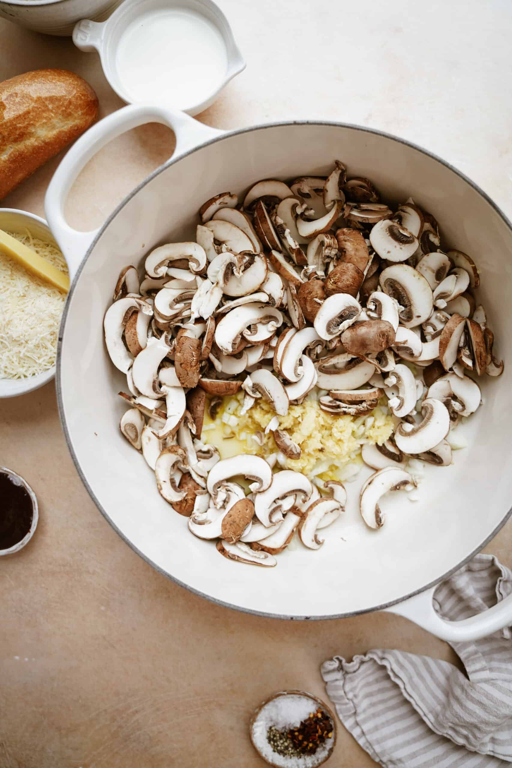 mushrooms, garlic, oil in large pot