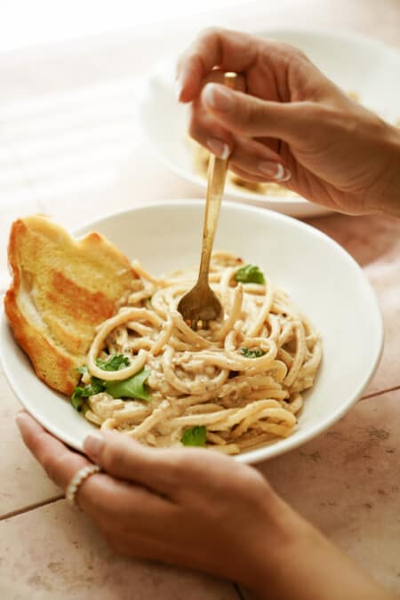 Creamy Fettuccine Alfredo (with Bucatini)