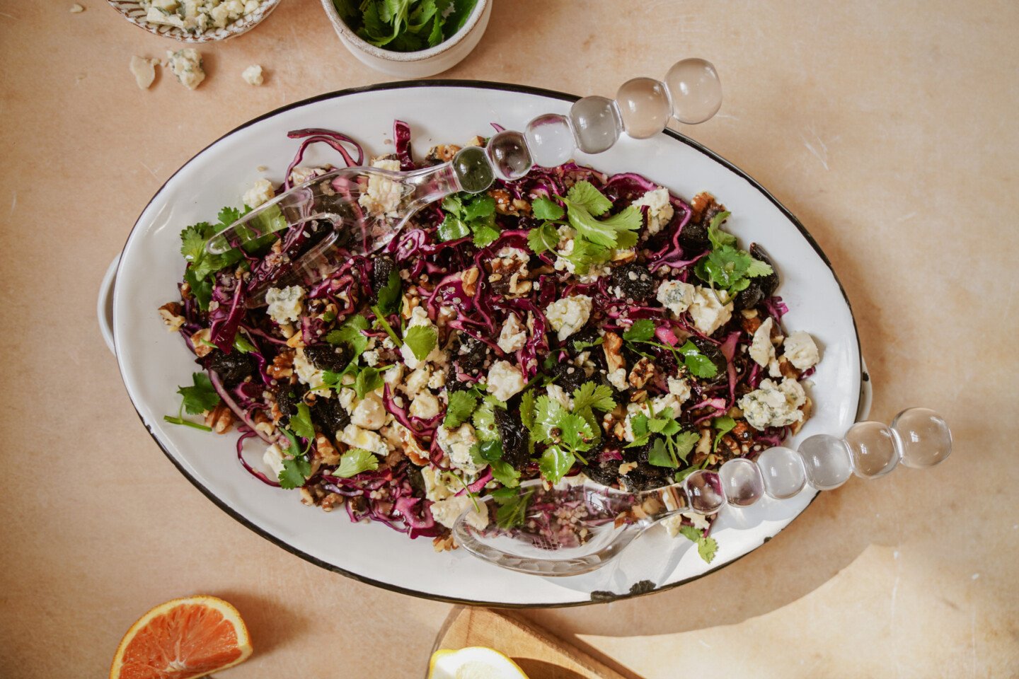 Red cabbage salad