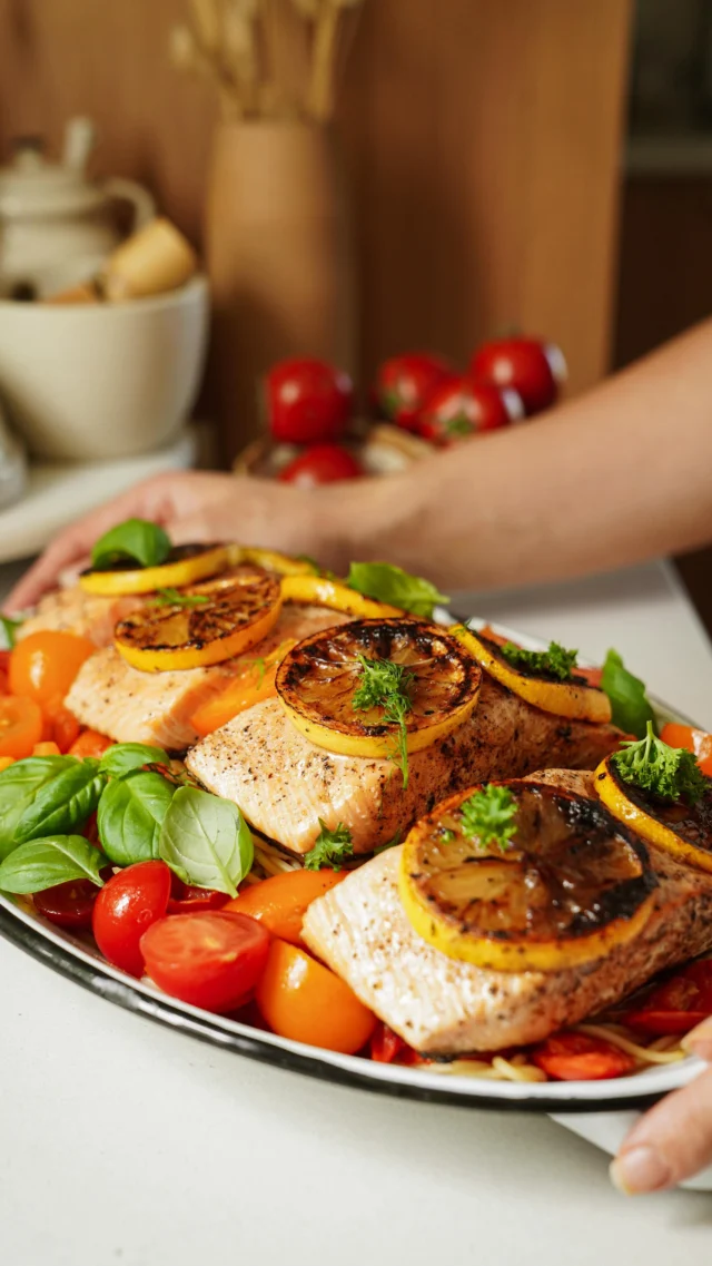 Still making boring meals with your beautiful end-of-season tomatoes? Problem solved. 

Comment ‘recipe’ below in the comments and I will send you the full recipe directly to your DMs!
 There, I said it. You’ve got an abundance of end-of-season beauties, and you’re about to overcomplicate them again. Don’t.

This is your sign to do less: no-cook tomato sauce. Bold move? Not really. It’s quiet, subtle, and kinda sexy. Salt, high-quality olive oil, warm pasta, and your favorite lemony protein.

Tomatoes want to be treated with love, not drowned in effort. 🍅✨

Always using my @webergrills 

#tomato #tomatopasta #nocookmeal #dinnertonight